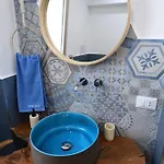 Апартаменты Ummi Taliari *