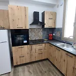 Апартаменты Ummi Taliari *